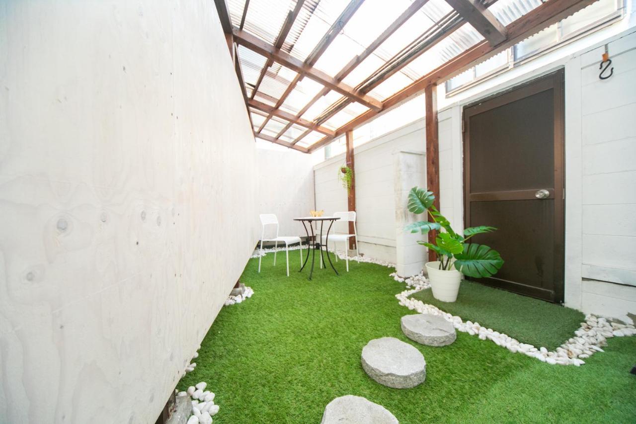 Very Convenient To Kyosera Dome Осака Екстер'єр фото